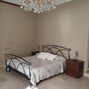 Uitgebreide Kamer met een King Size Bed